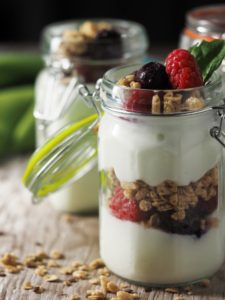 Geöffnet sollte Joghurt innerhalb 2 Tage verbraucht werden (Bild:Pixabay/dbreen)